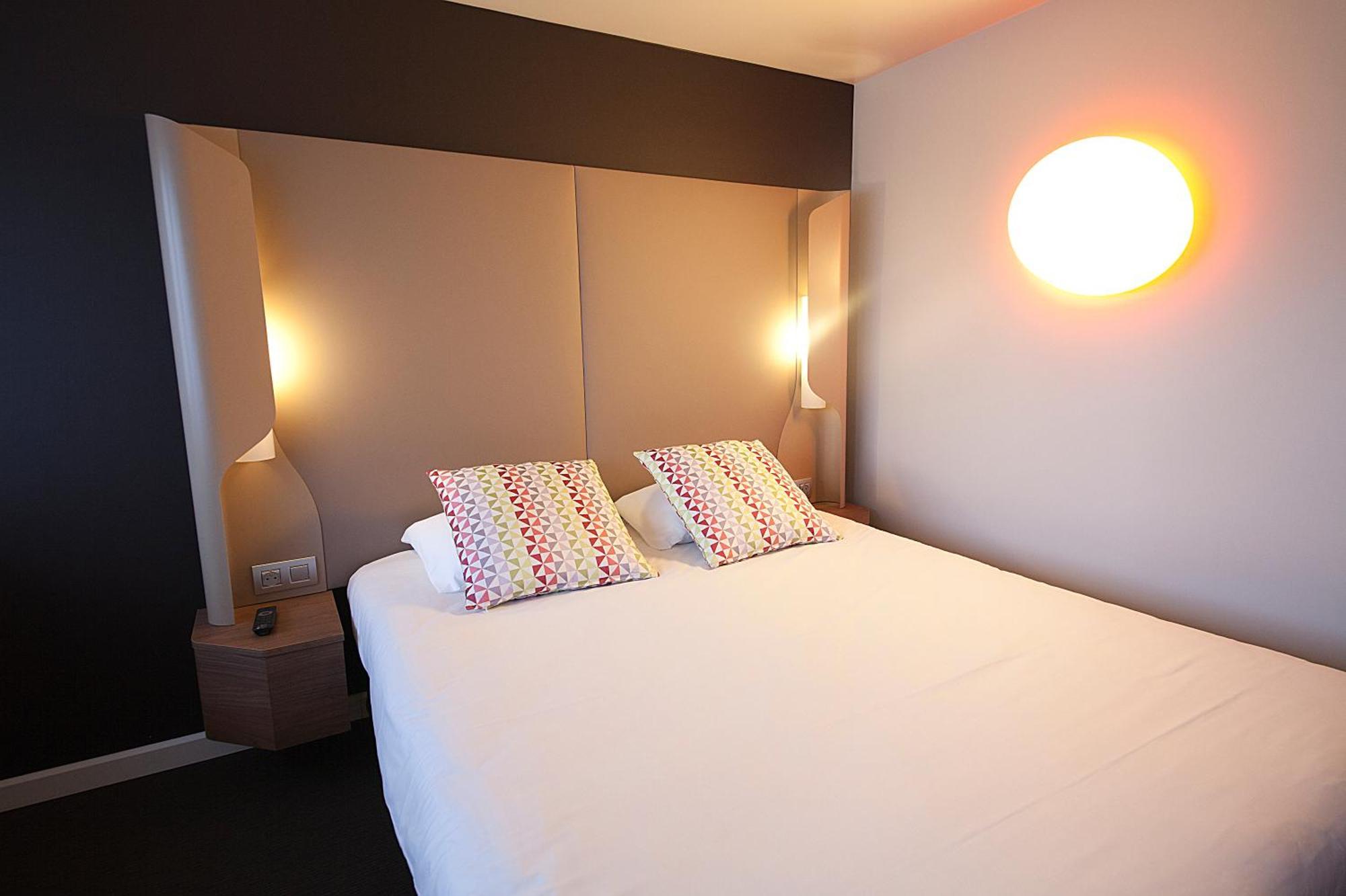 Hotel Campanile Clermont-Ferrand ~ Aubière Esterno foto